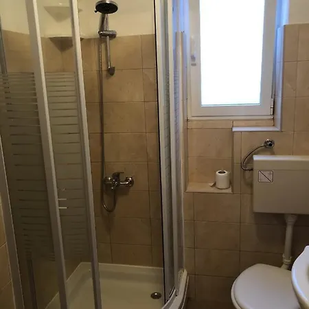 10112a Apartment *